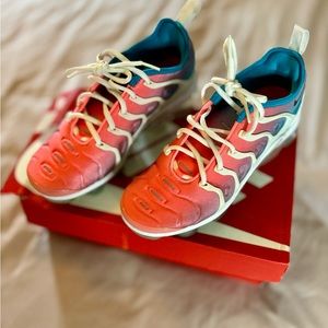 Women’s Nike Air Vapormax Plus ‘Lava Glow’ Nikes